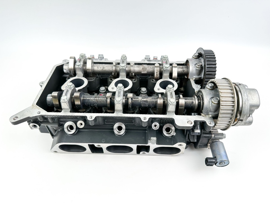 2015 Yamaha 250 HP 4 Stroke Outboard Starboard Cylinder Head 6CE-W009A-01-9S OEM