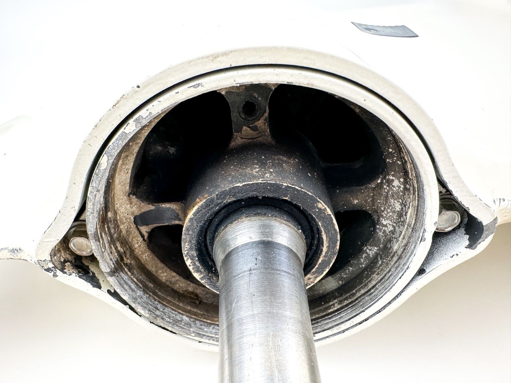 Evinrude Etec 150 175 200 HP 2 Stroke 25" XL Magnum 2 M2 Lower Unit Gear Case