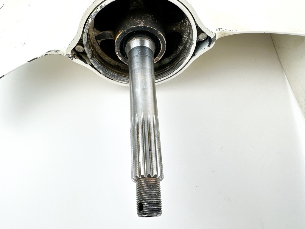 Evinrude Etec 150 175 200 HP 2 Stroke 25" XL Magnum 2 M2 Lower Unit Gear Case