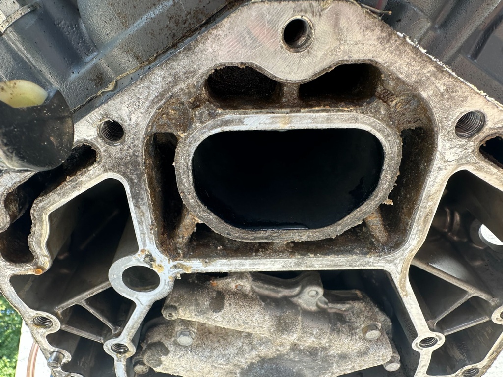 2005 Yamaha 225HP 4 Stroke Outboard Powerhead  OEM