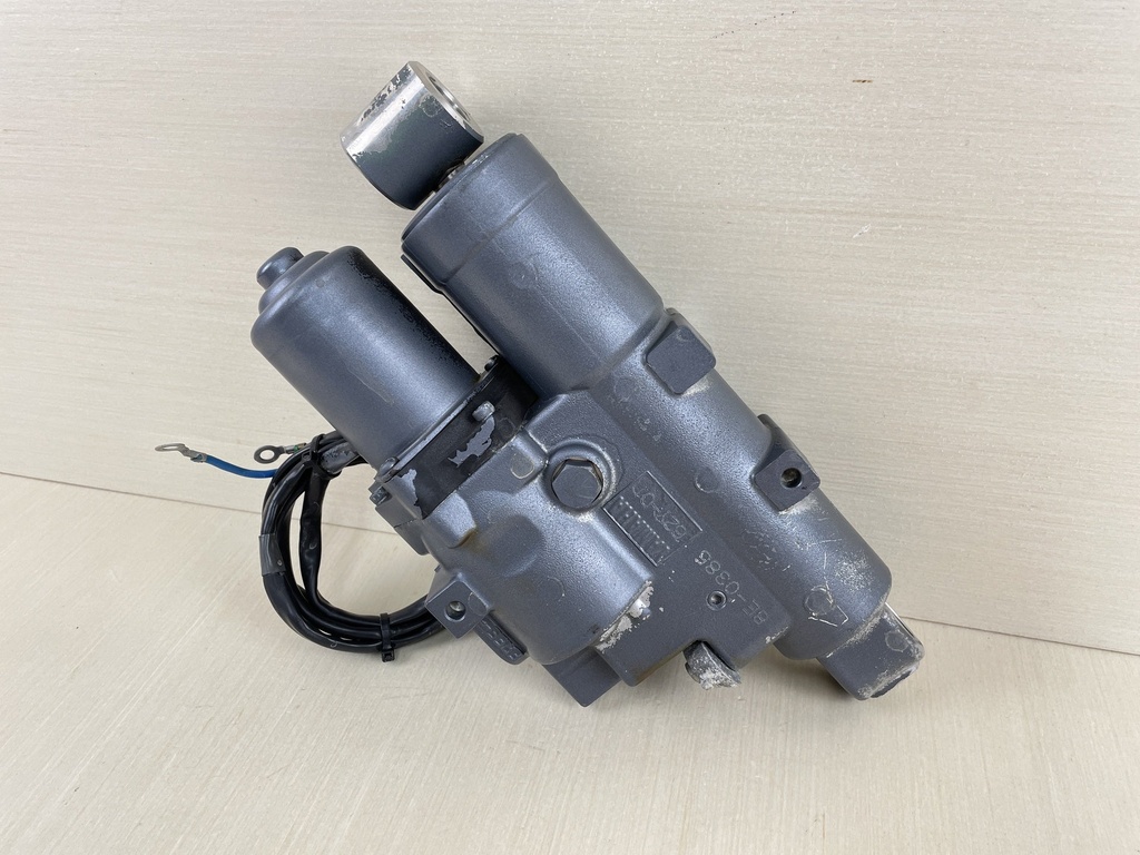 2009 Yamaha 50HP 2 Stroke Outboard Power Trim Tilt Unit Assembly 62Y-43800-12-00