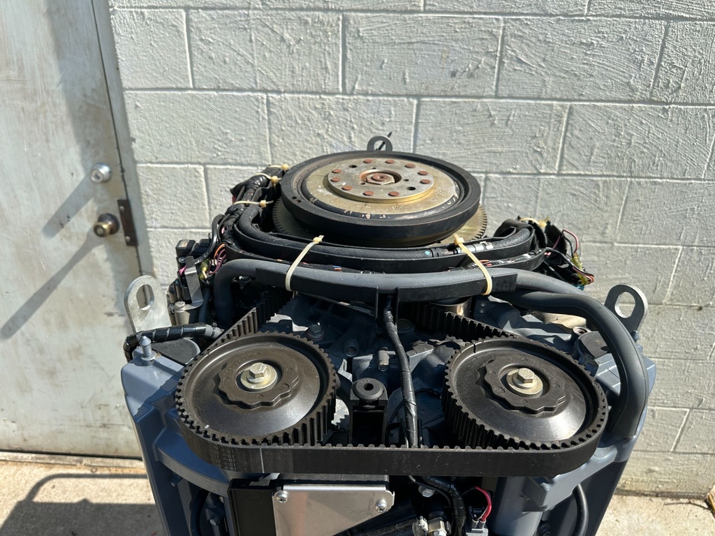 2005 Yamaha 225HP 4 Stroke Outboard Powerhead  OEM