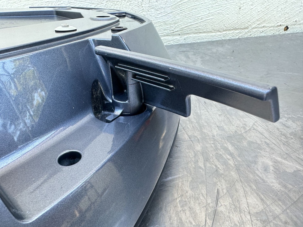 2015 Yamaha 250 HP 4 Stroke Outboard Bottom Cowling Pan 6CB-42711-01-8D OEM