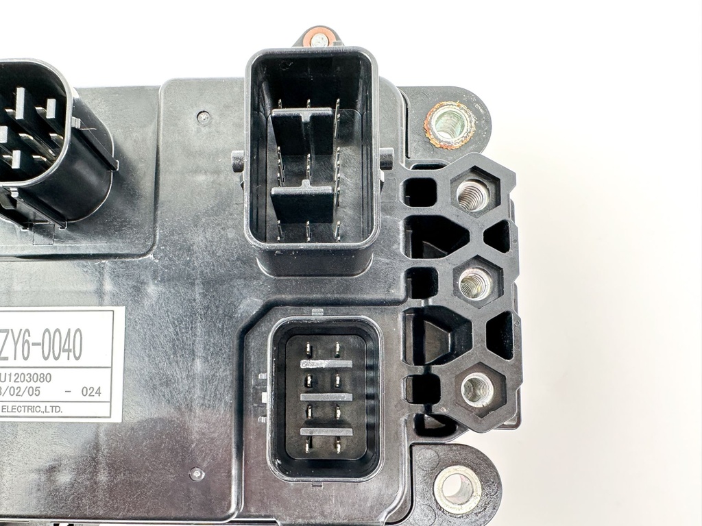 2013 Honda 115 HP 4 Stroke Outboard Fuse Box 32370-ZY6-004 OEM