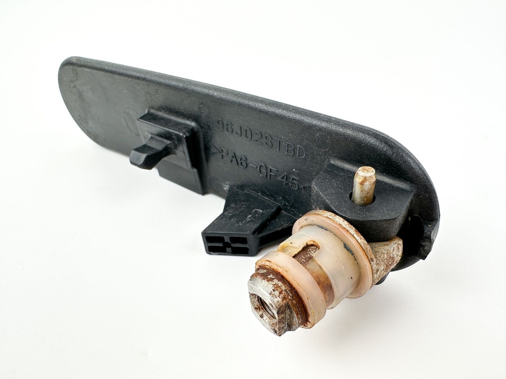 2007 Suzuki 150 HP 4 Stroke Outboard Starboard Latch Handle 61633-96J02 OEM