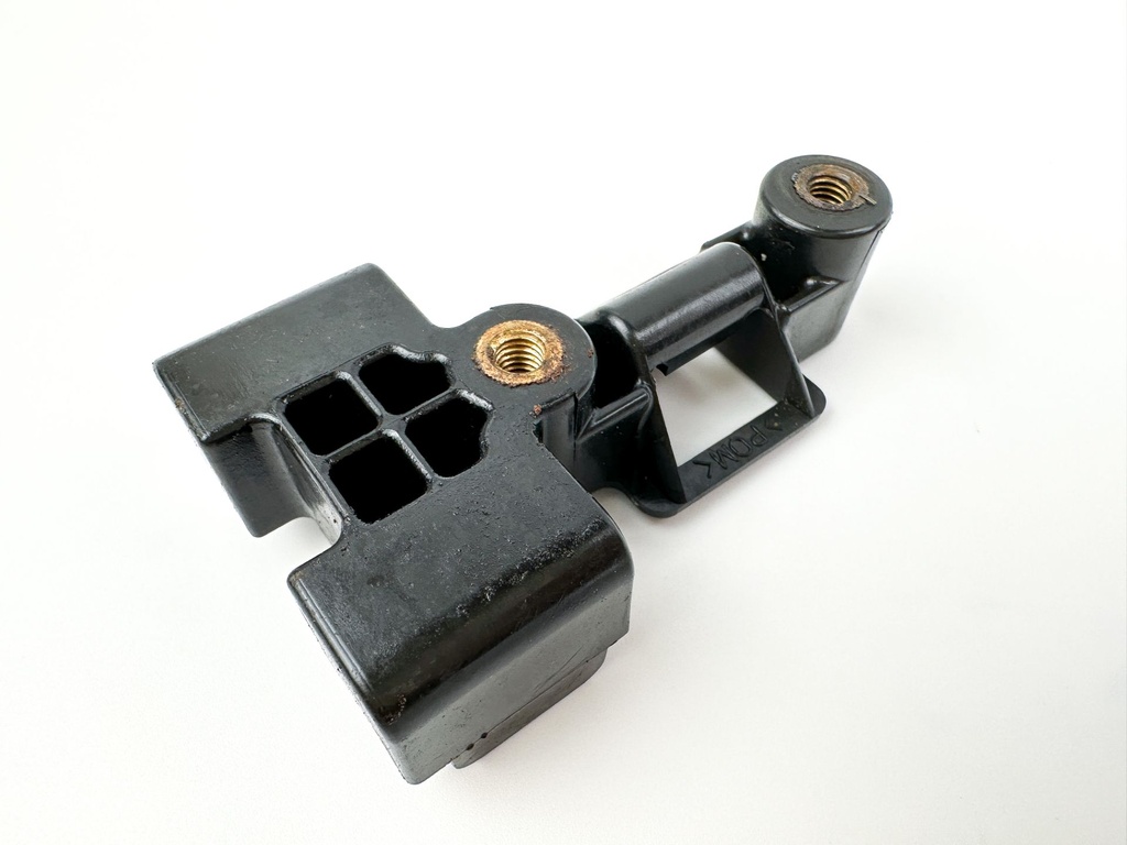 2007 Suzuki 150 HP 4 Stroke Outboard Port Latch Handle 61634-96J02 OEM