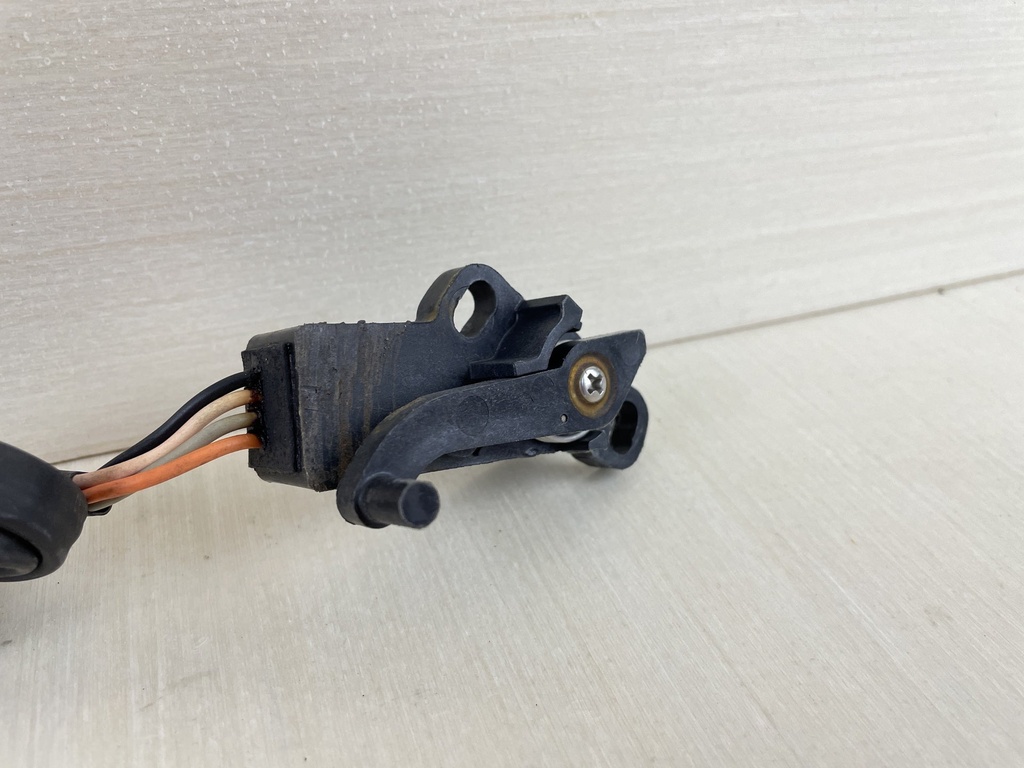 1987 Yamaha 90HP 2 Stroke Outboard Trim Sender Sending Unit 6E5-83672-01-00