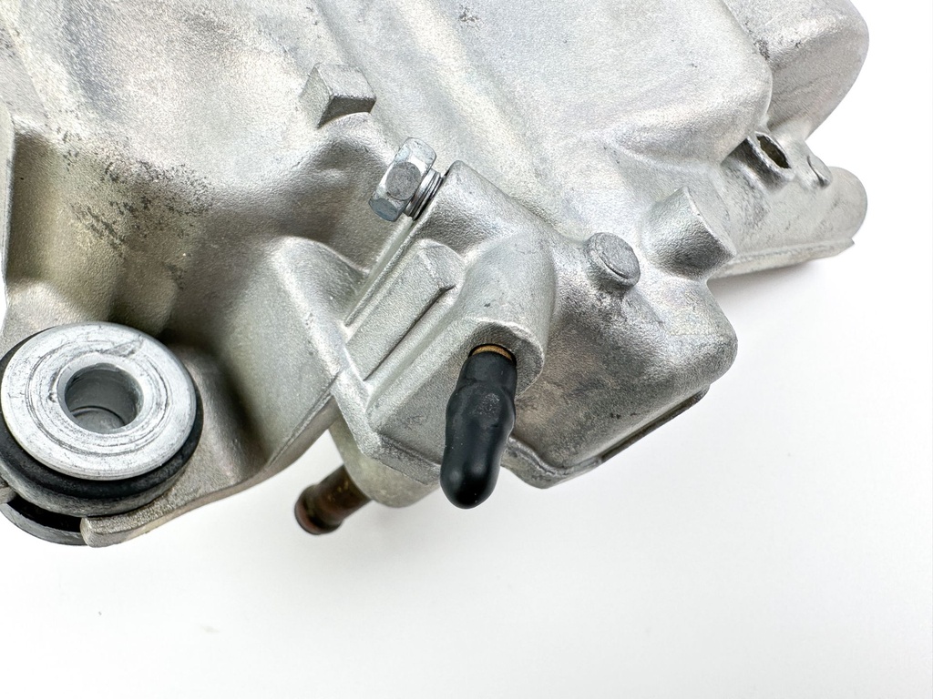 2007 Suzuki 250 HP 4 Stroke Outboard Vapor Separator Tank VST 15600-93J02 OEM