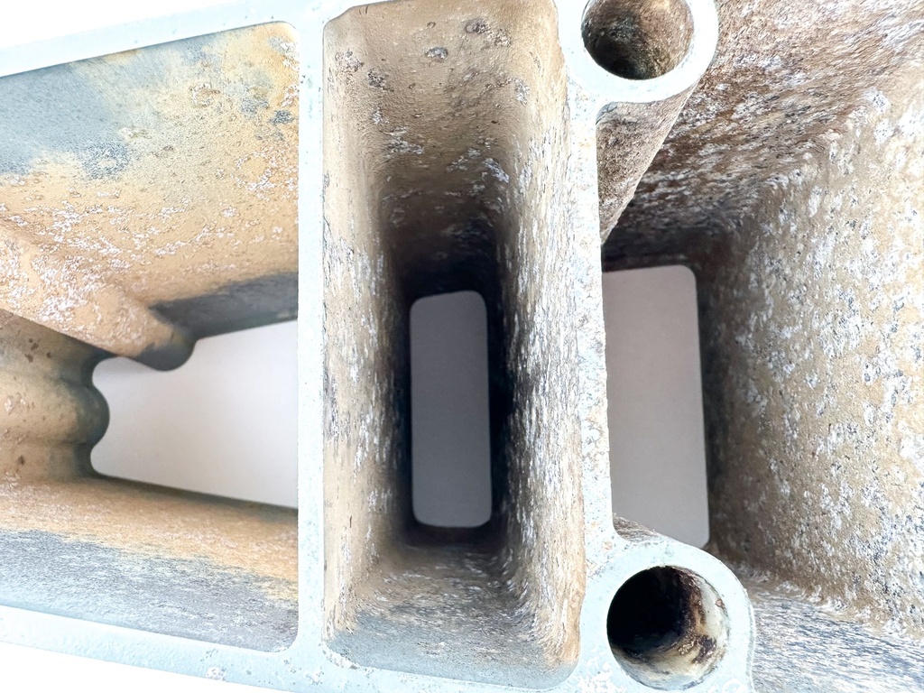 2007 Yamaha 90 HP 4 Stroke Outboard Midsection Extension / Spacer 688-45211-01-8D OEM