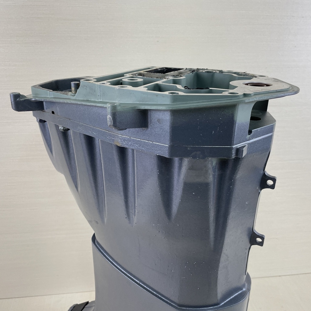 2004 Yamaha 40HP 4 Stroke Outboard Midsection Upper Casing L Complete 67C-45111-21-4D  