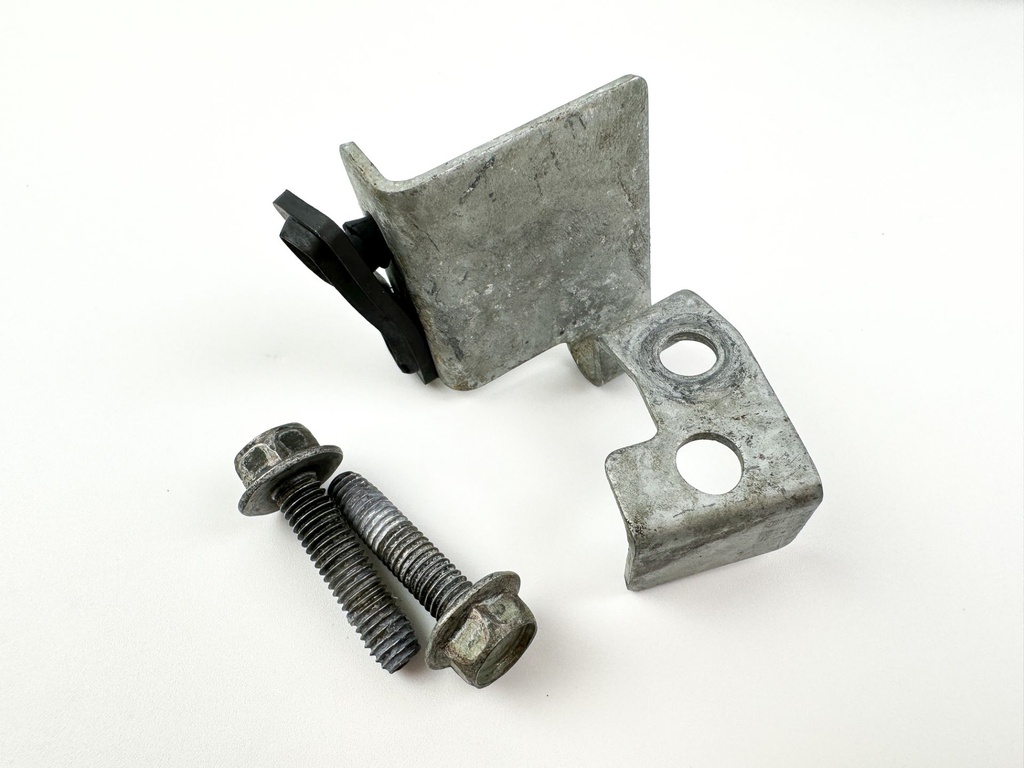 2007 Yamaha 90 HP 4 Stroke Outboard Cable Cover Plate 67F-42738-00-5B OEM