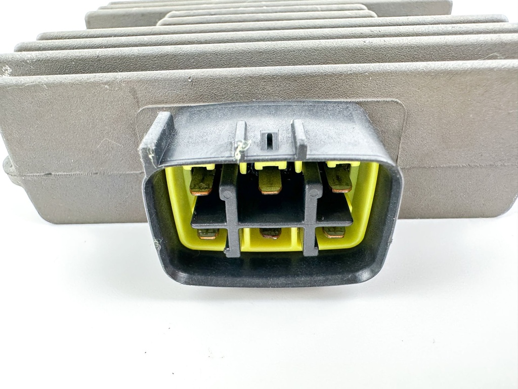 2007 Yamaha 90 HP 4 Stroke Outboard Rectifier & Regulator 6D3-81960-00-00 OEM