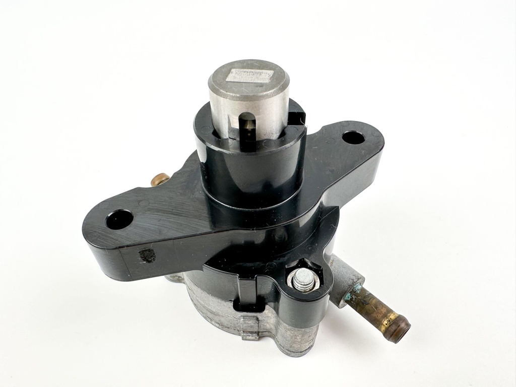 2007 Yamaha 90 HP 4 Stroke Outboard Fuel Pump 6D8-24410-00-00 OEM