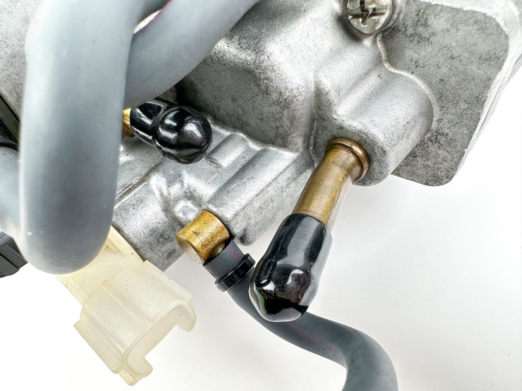 2007 Yamaha 90 HP 4 Stroke Outboard VST Float Chamber Assembly 6D8-14180-20-00 OEM