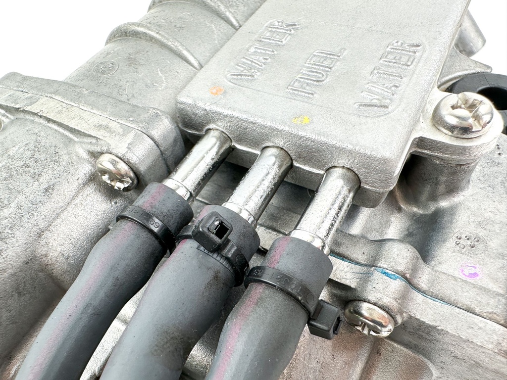 2007 Yamaha 90 HP 4 Stroke Outboard VST Float Chamber Assembly 6D8-14180-20-00 OEM