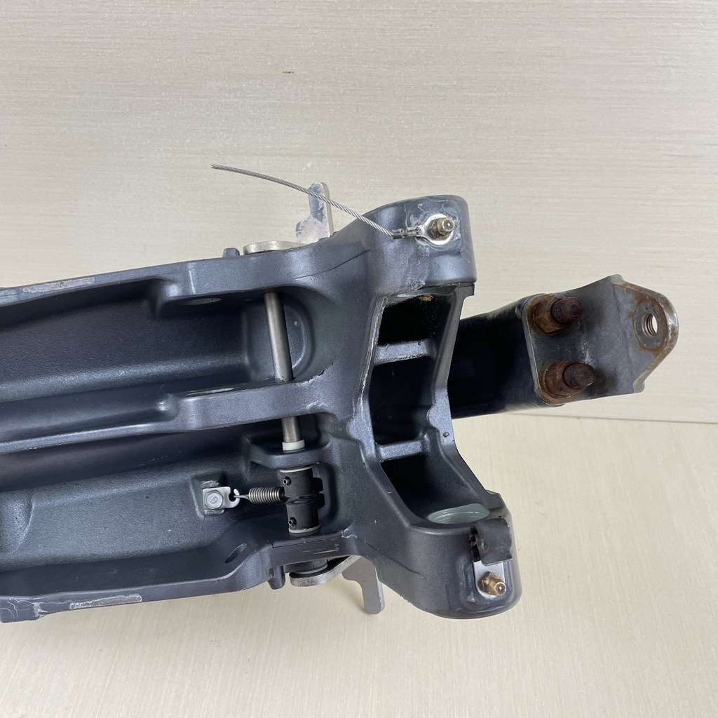 2007 Yamaha 60HP 4 Stroke Outboard Swivel Bracket With Steering 6C5-43311-00-4D  