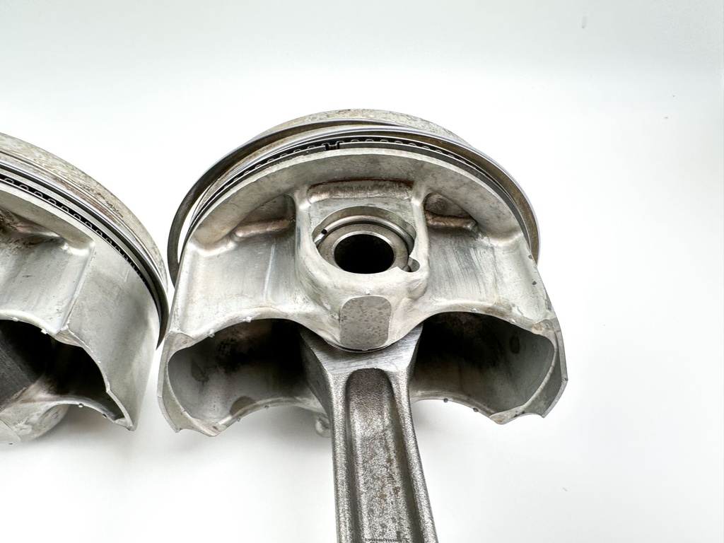 2002 Yamaha 225 HP 4 Stroke Outboard Piston & Connecting Rod Set 69J-11631-00-B0 OEM