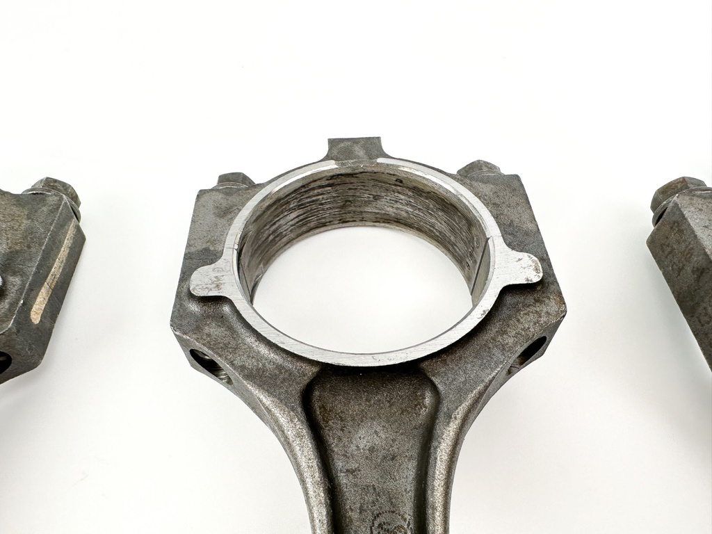 2002 Yamaha 225 HP 4 Stroke Outboard Piston & Connecting Rod Set 69J-11631-00-B0 OEM