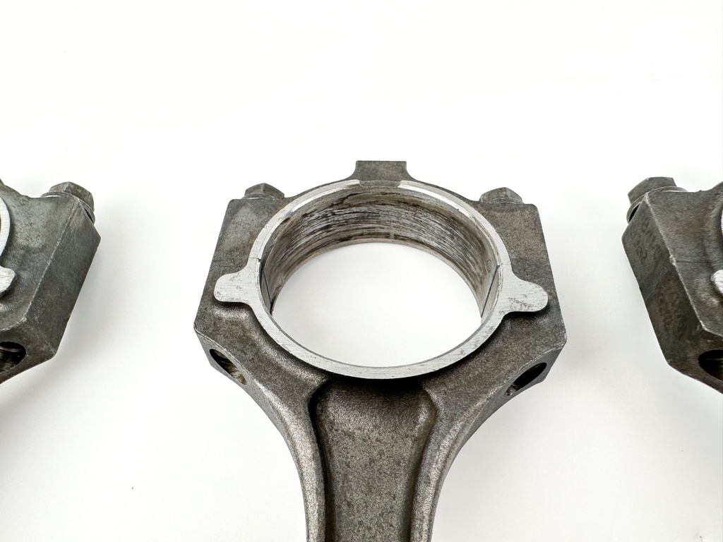 2002 Yamaha 225 HP 4 Stroke Outboard Piston & Connecting Rod Set 69J-11631-00-B0 OEM