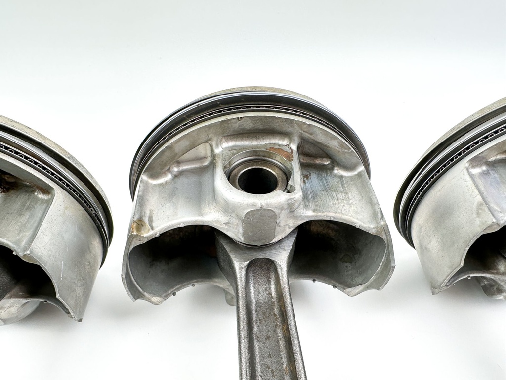 2002 Yamaha 225 HP 4 Stroke Outboard Piston & Connecting Rod Set 69J-11631-00-B0 OEM