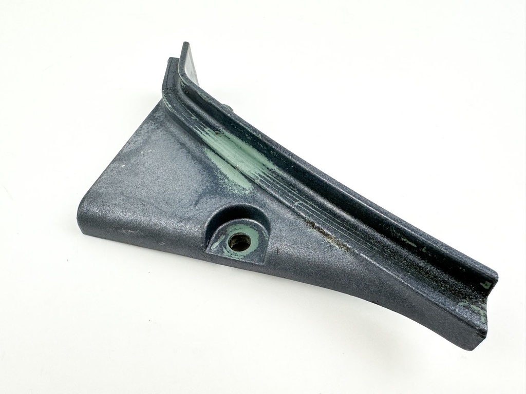 2004 Yamaha 90 HP 4 Stroke Outboard Cable Cover Plate 67F-42738-00-5B OEM