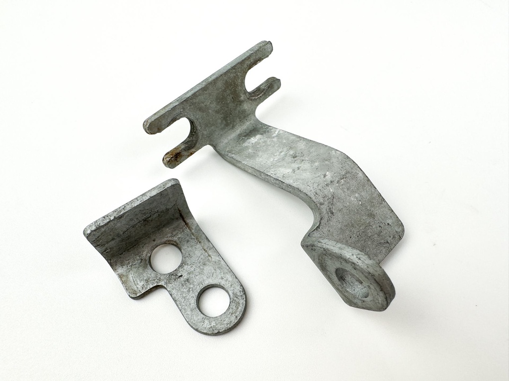 2004 Yamaha 90 HP 4 Stroke Outboard Cable Cover Plate 67F-42738-00-5B OEM