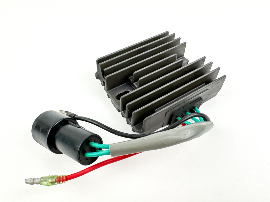 03-04 Yamaha 75 90 HP 4 Stroke Outboard Rectifier Regulator 67F-81960-11-00 OEM