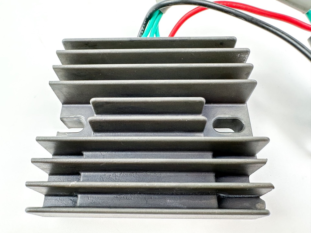 03-04 Yamaha 75 90 HP 4 Stroke Outboard Rectifier Regulator 67F-81960-11-00 OEM