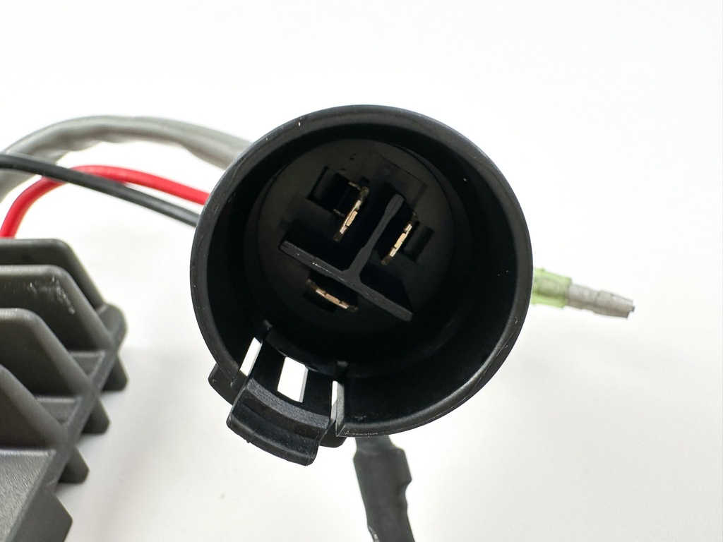 03-04 Yamaha 75 90 HP 4 Stroke Outboard Rectifier Regulator 67F-81960-11-00 OEM