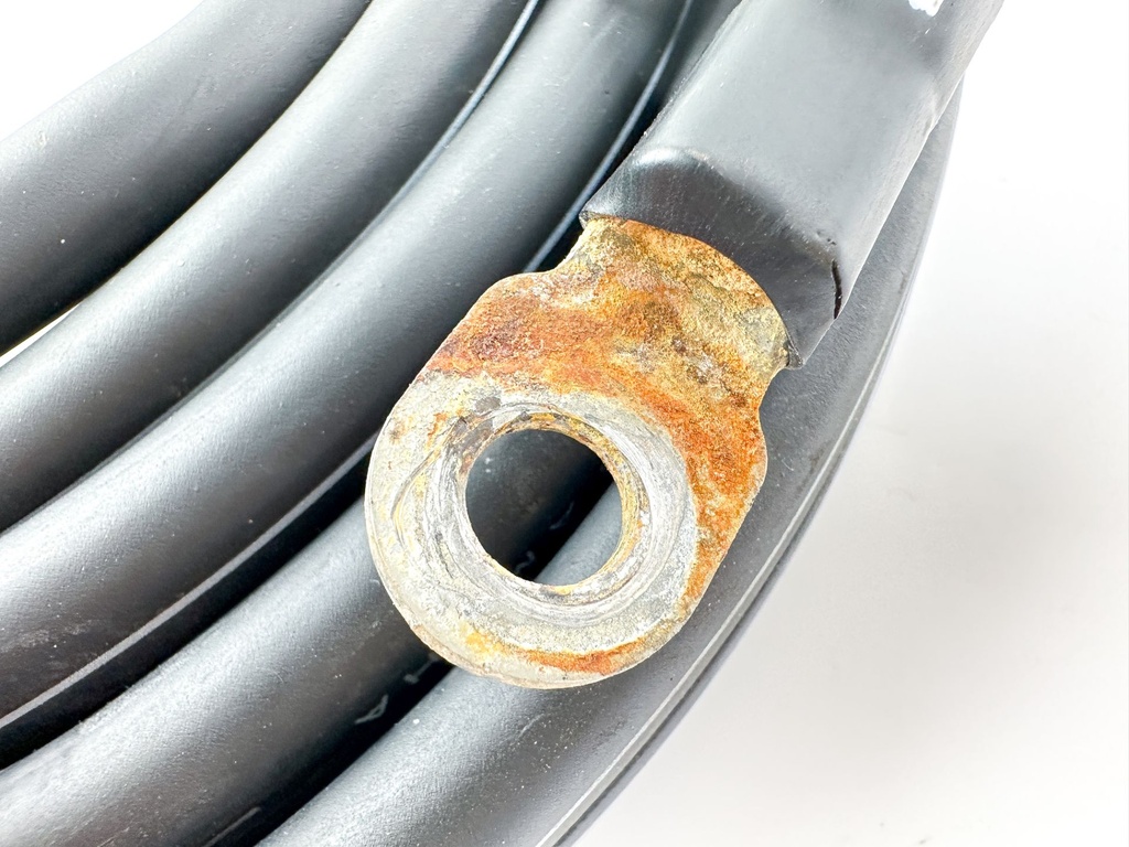 2005 Yamaha 250 HP 4 Stroke Outboard Battery Cables 6P2-82105-00-00 OEM