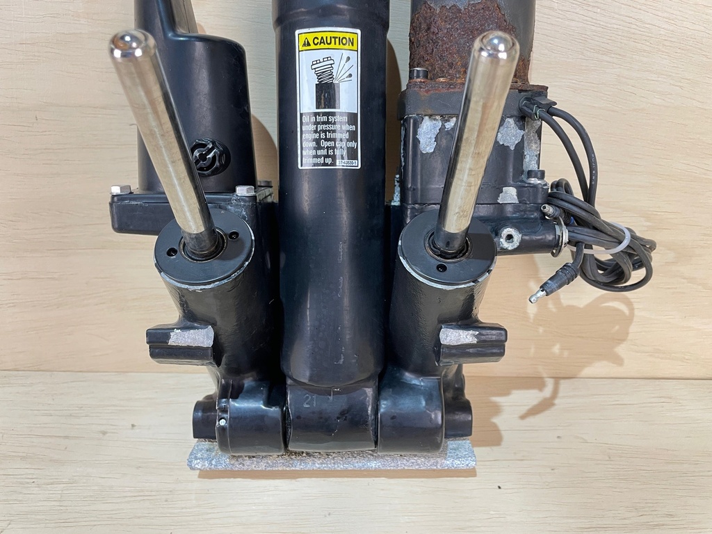 1998 Mercury Optimax 135HP Power Trim & Tilt Assembly 2 Wire 826729A2