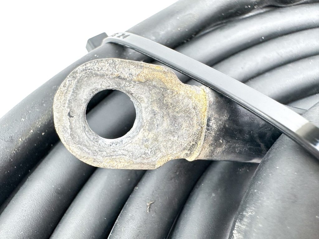 2005 Yamaha 250 HP 4 Stroke Outboard Battery Cables 6P2-82105-00-00 OEM