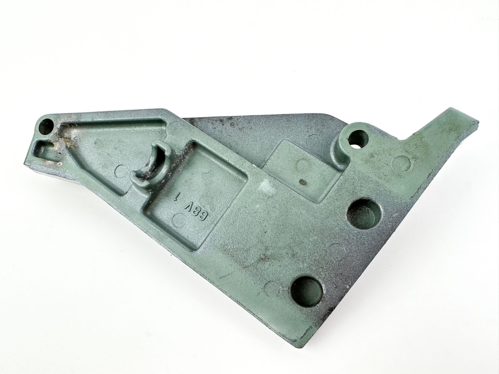 2004 Yamaha 115 HP 4 Stroke Outboard Cable Cover Plate 68V-42738-00-5B OEM