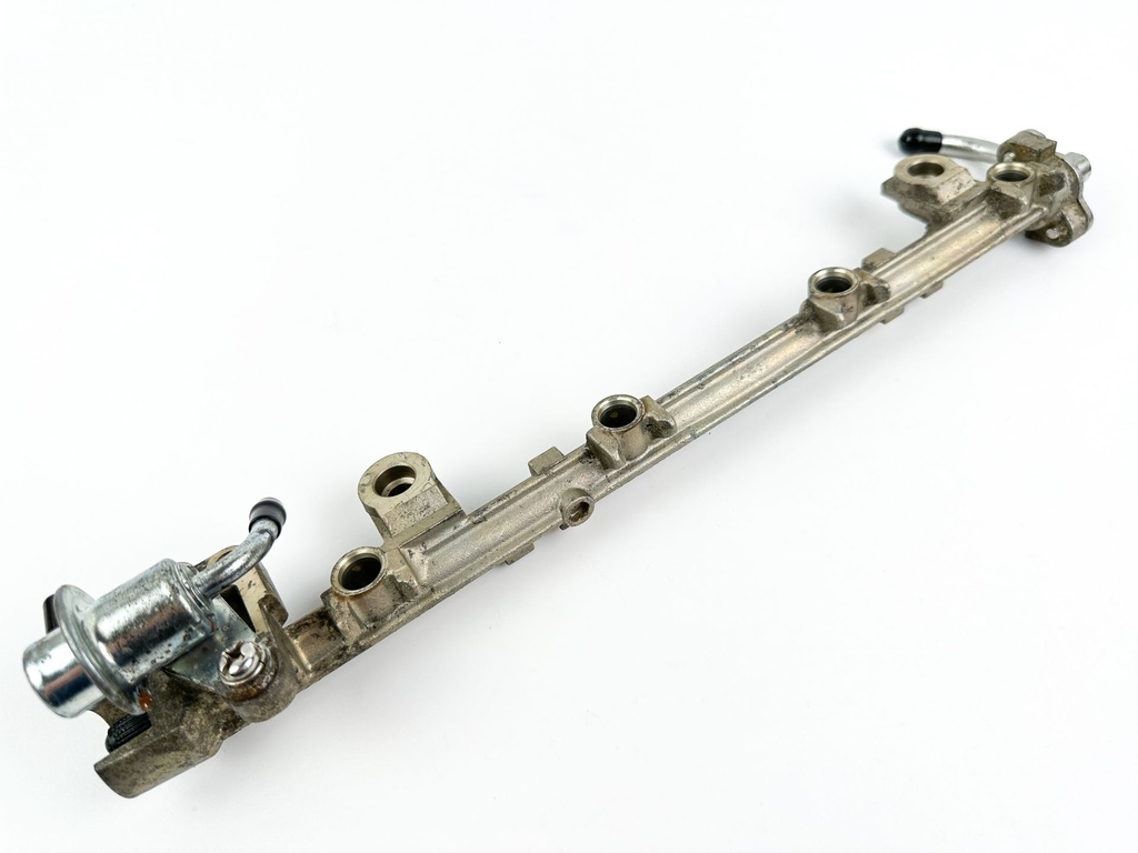 2004 Yamaha 115 HP 4 Stroke Outboard Delivery Pipe Fuel Rail OEM