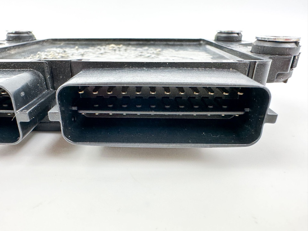 2004 Yamaha 115 HP 4 Stroke Outboard Engine Control Unit ECU 68V-8591A-20-00 OEM