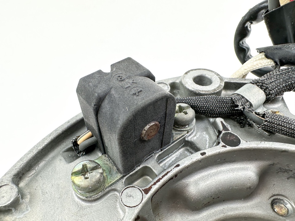 2004 Yamaha 115 HP 4 Stroke Outboard Coil Pulser Base Stator Assembly 68V-81460-00-00 OEM