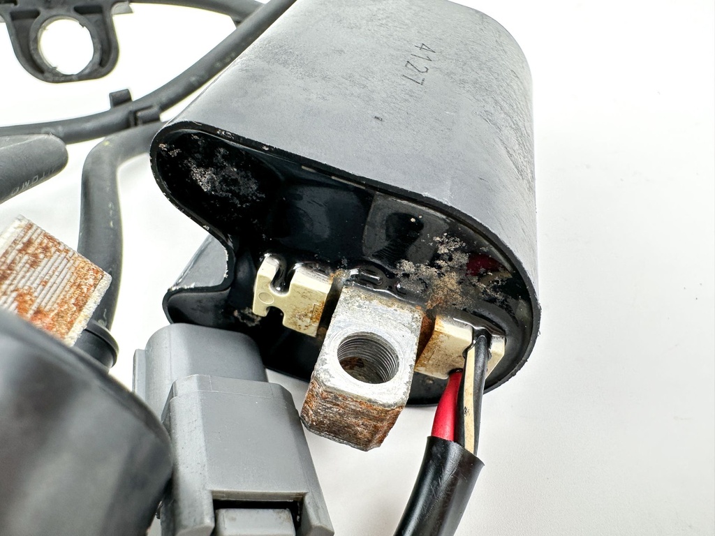 2004 Yamaha 115 HP 4 Stroke Outboard Ignition Coil Set 68V-82310-00-00 OEM