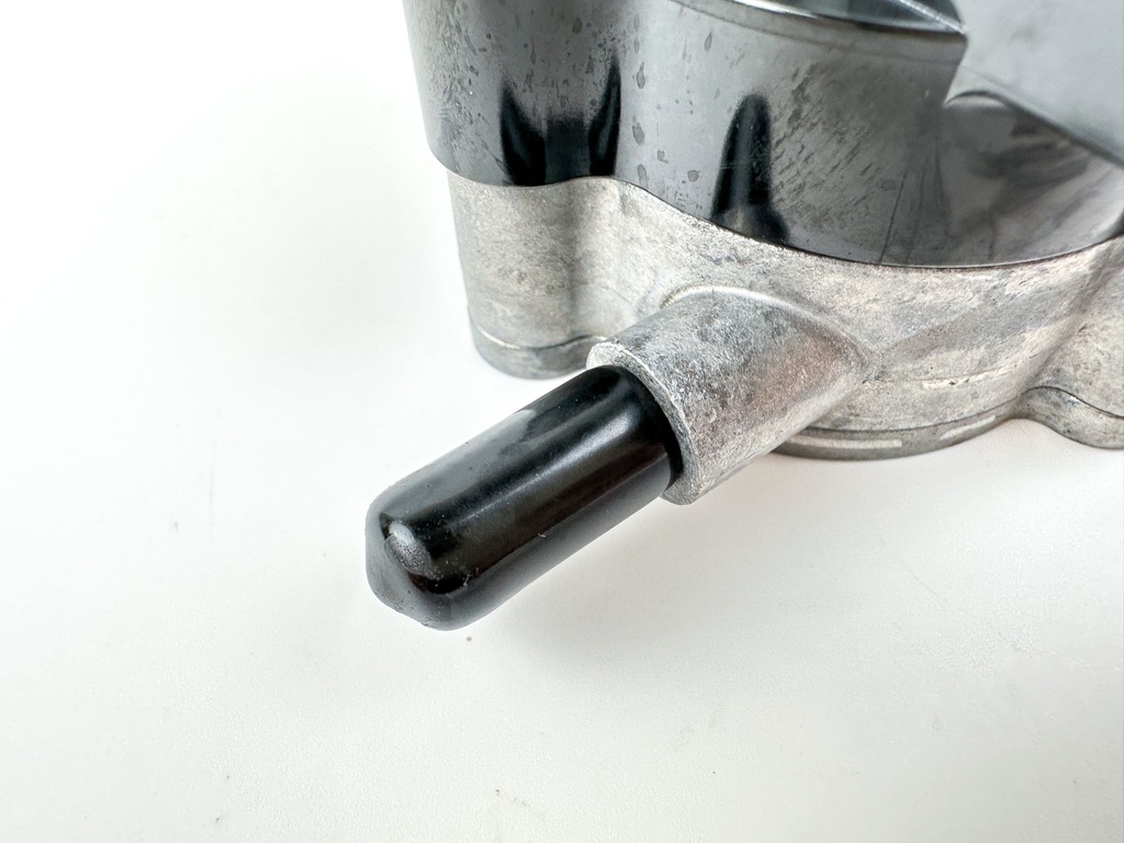 2004 Yamaha 115 HP 4 Stroke Outboard Fuel Pump 68V-24410-00-00 OEM