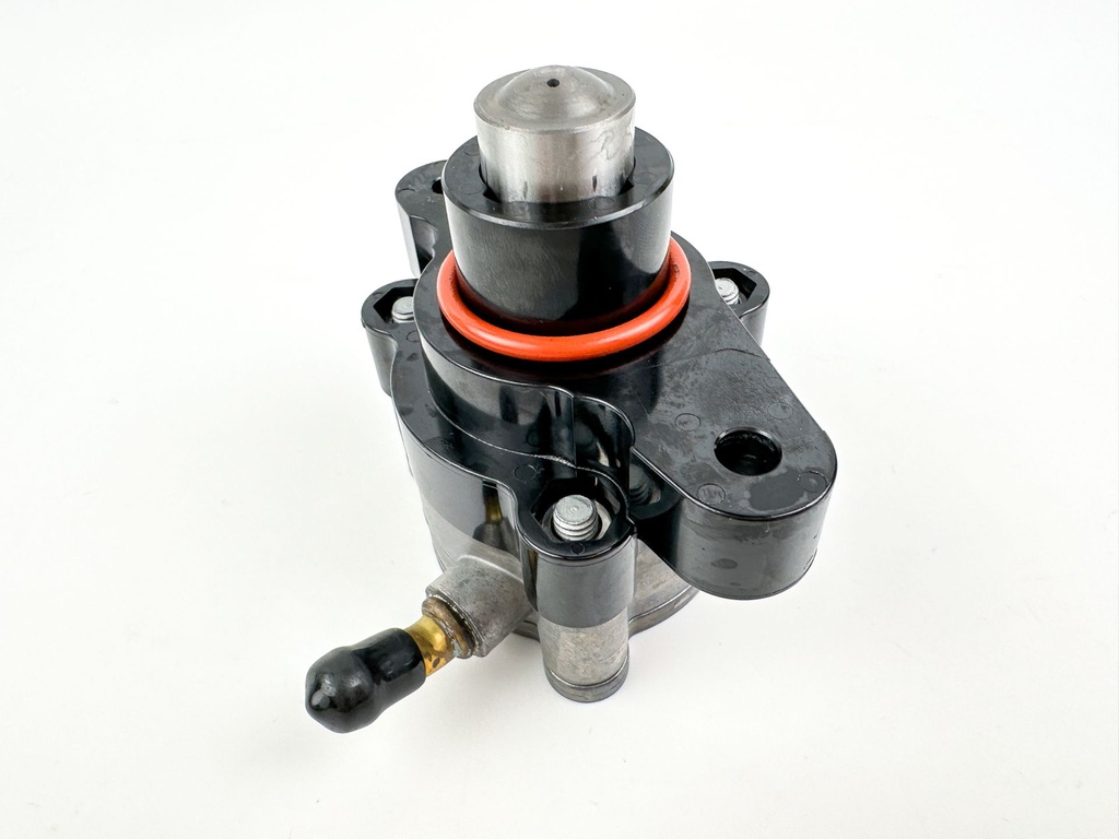 2004 Yamaha 115 HP 4 Stroke Outboard Fuel Pump 68V-24410-00-00 OEM