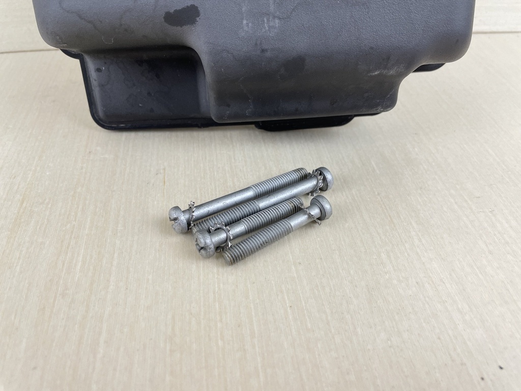 2009 Yamaha 50HP 2 Stroke Outboard Intake Silencer Box 6H4-14431-02-00