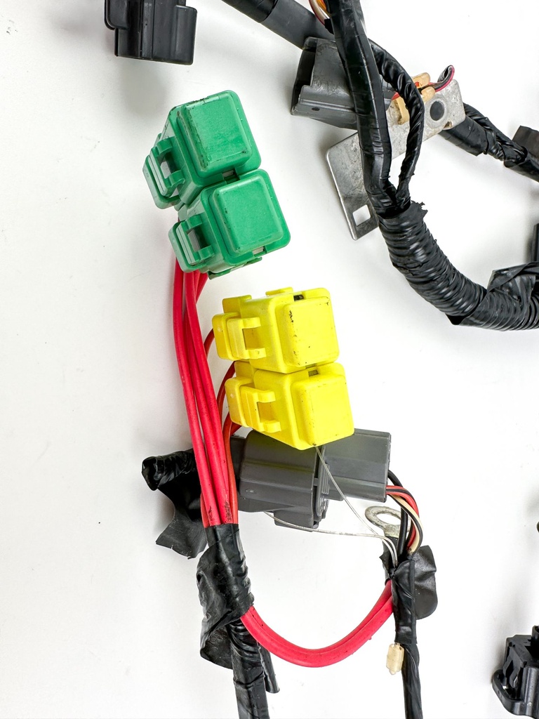 2004 Yamaha 115 HP 4 Stroke Outboard Engine Wire Harness 68V-82590-30-00 OEM