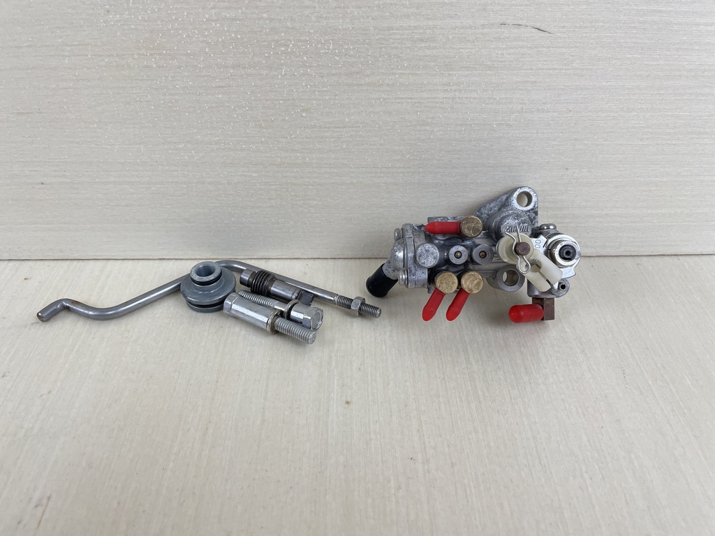 2009 Yamaha 50HP 2 Stroke Outboard Oil Injection Pump Assembly 63D-13200-00-00