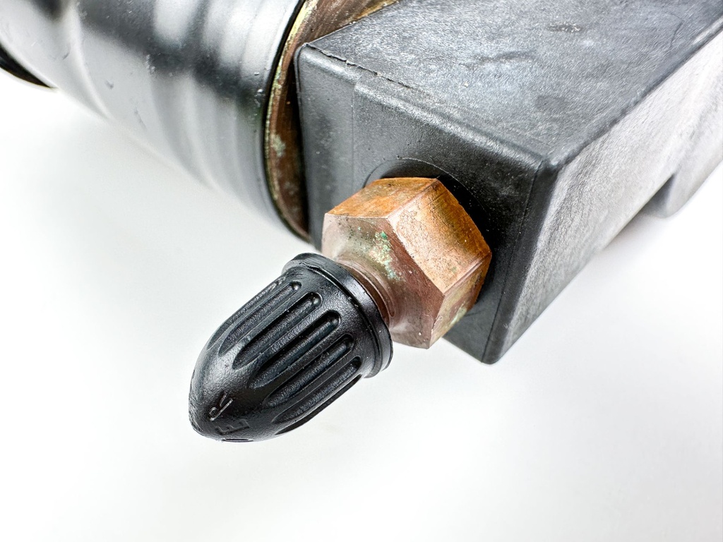 2007 Evinrude 250 HP 2 Stroke Outboard Vapor Separator Tank VST 5006063 OEM