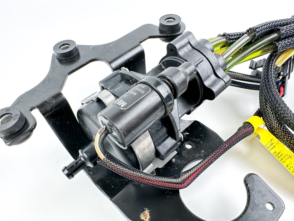 2007 Evinrude 250 HP 2 Stroke Outboard Oil Pump 5007306 OEM