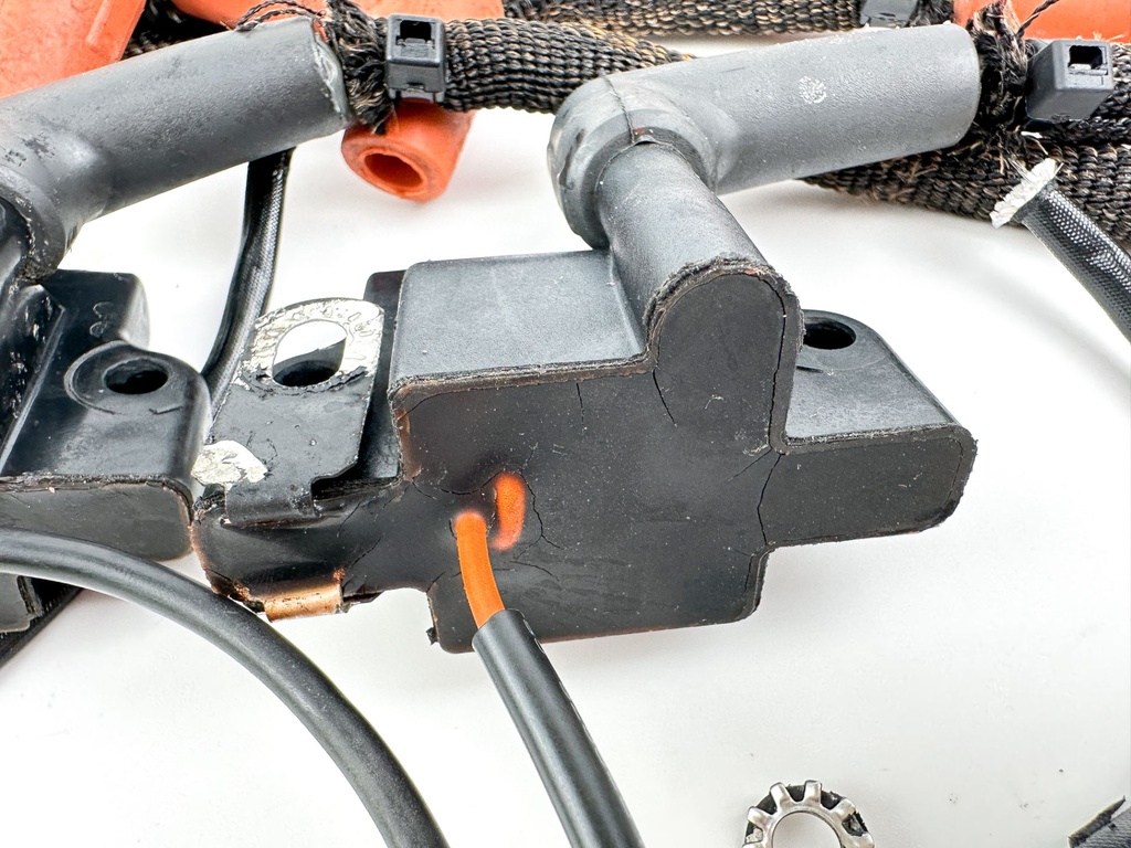 2007 Evinrude 250 HP 2 Stroke Outboard Ignition Coil Set 0586854 OEM