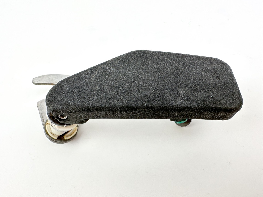 2007 Evinrude 250 HP 2 Stroke Outboard Rear Latch Handle 5005709 OEM