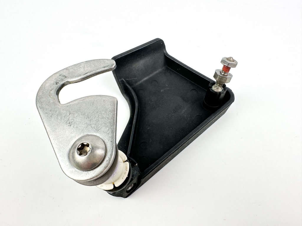 2007 Evinrude 250 HP 2 Stroke Outboard Starboard Latch Handle 5005708 OEM