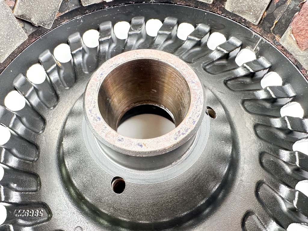 2007 Evinrude 250 HP 2 Stroke Outboard Flywheel 0586924 Parts / Repair