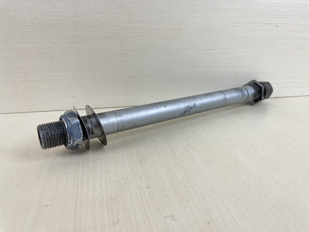 Yamaha 90HP 2 Stroke Outboard Tilt Tube Clamp Bracket Bolt 688-43131-03-00