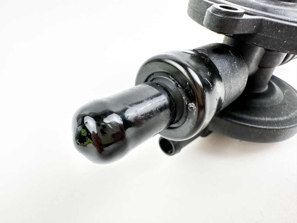 2007 Evinrude 250 HP 2 Stroke Outboard Fuel Lift Pump 5007312 OEM